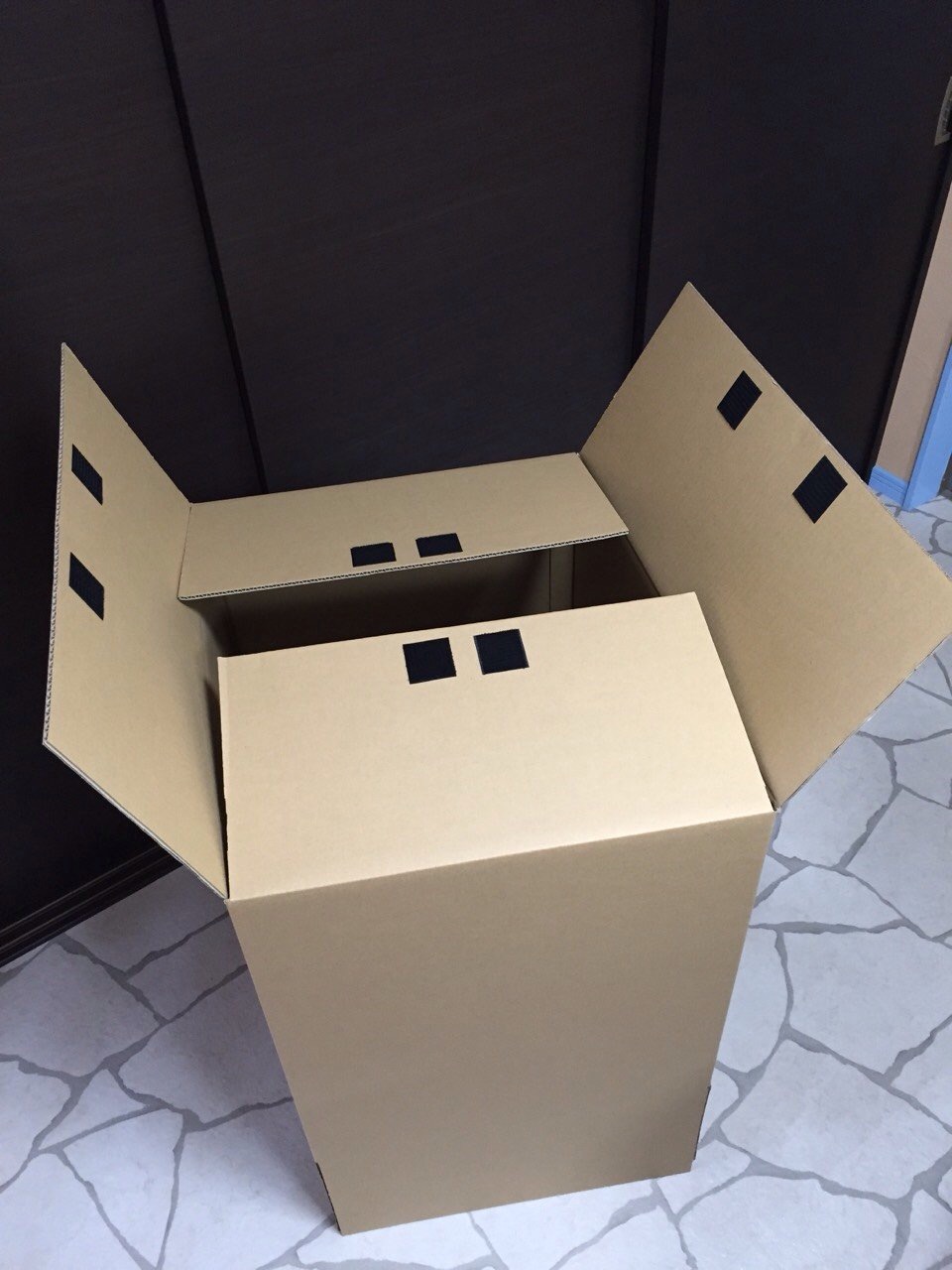使って実感！とっても便利な段ボールマジックテープ通函 Easy way to make a box! It uses velcro shuttle box.