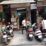 ベトナムハノイの街中の店